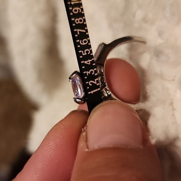 STUNNING Round Diamond Ring Set - Picture 9 of 9